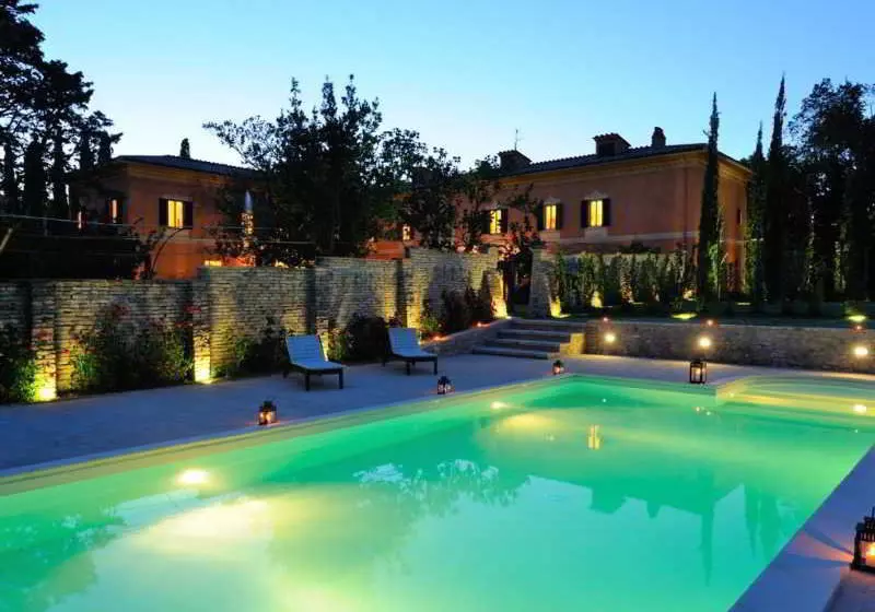 تختخواب و صبحانه Villa Forasiepi