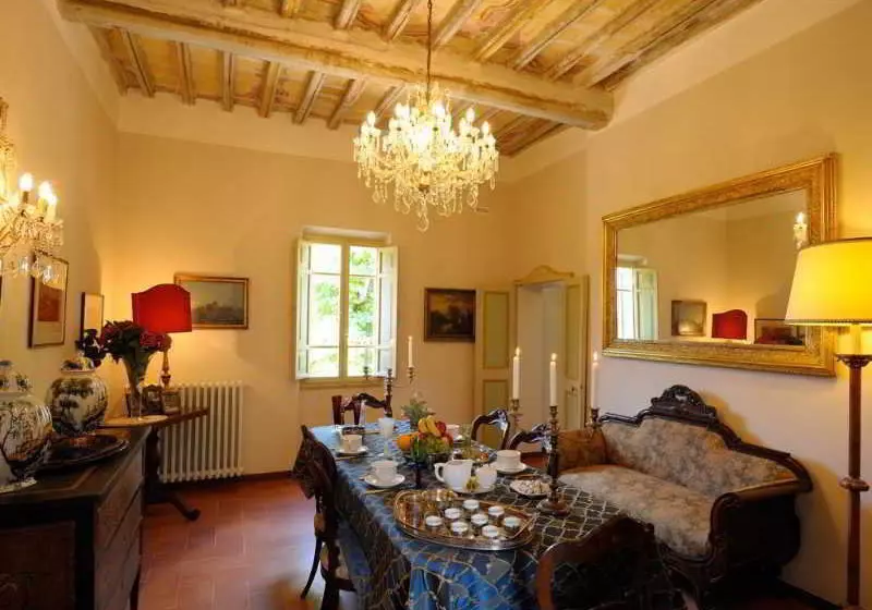 تختخواب و صبحانه Villa Forasiepi