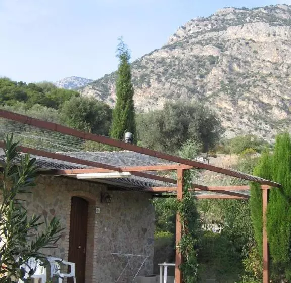 簡易ホテル Agriturismo San Fele