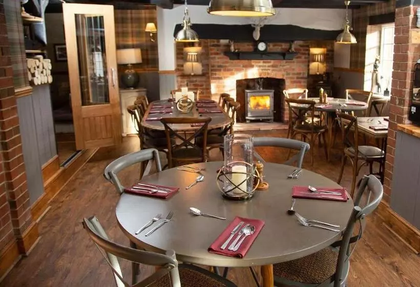 هتل Crown Inn