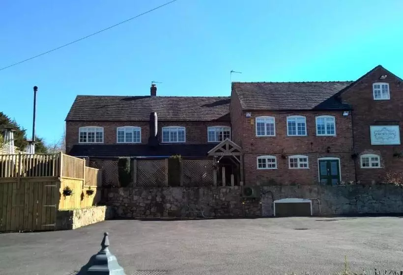 هتل Crown Inn