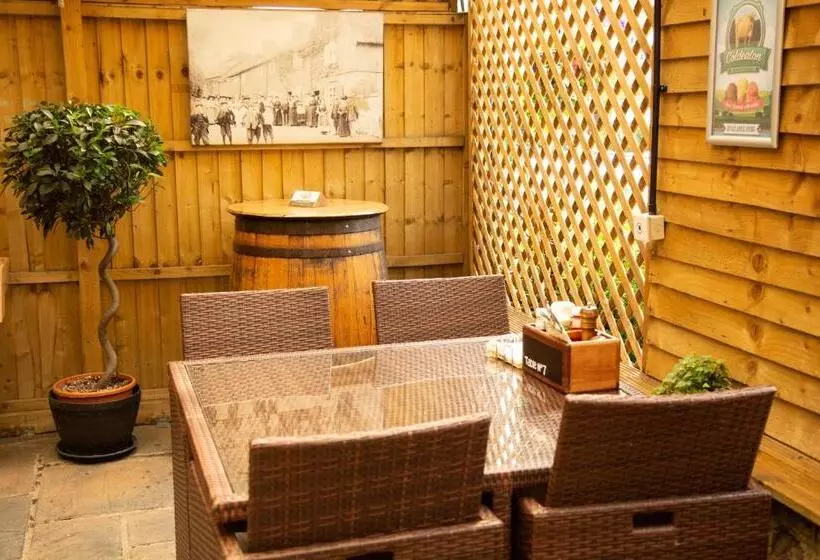 هتل Crown Inn