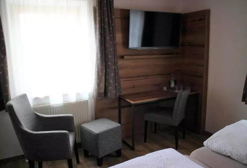 Hotelli Gasthaus Zum Stausee