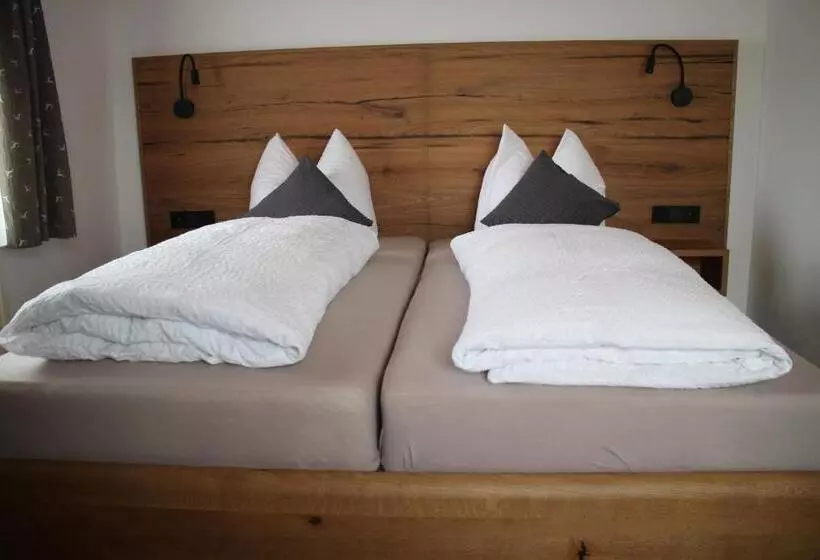 Hotelli Gasthaus Zum Stausee