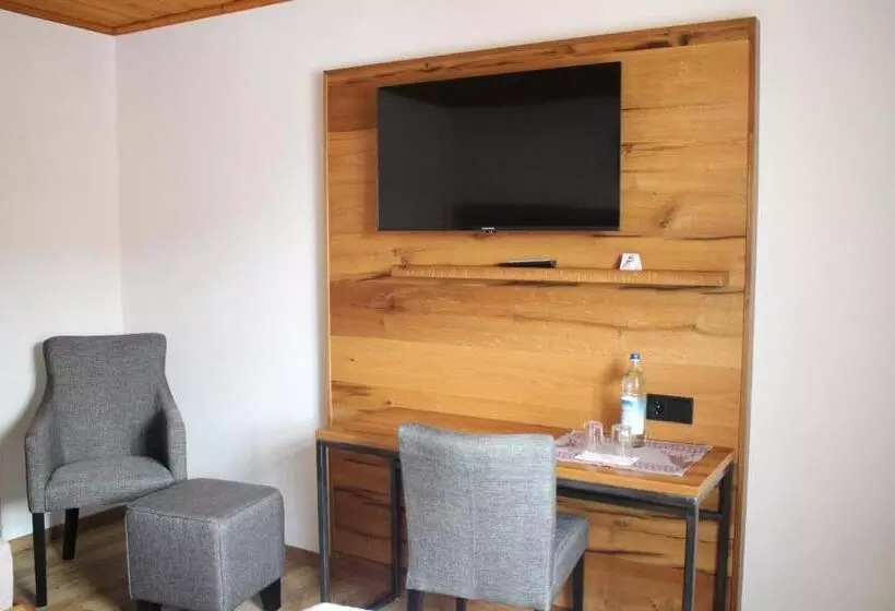 Hotelli Gasthaus Zum Stausee