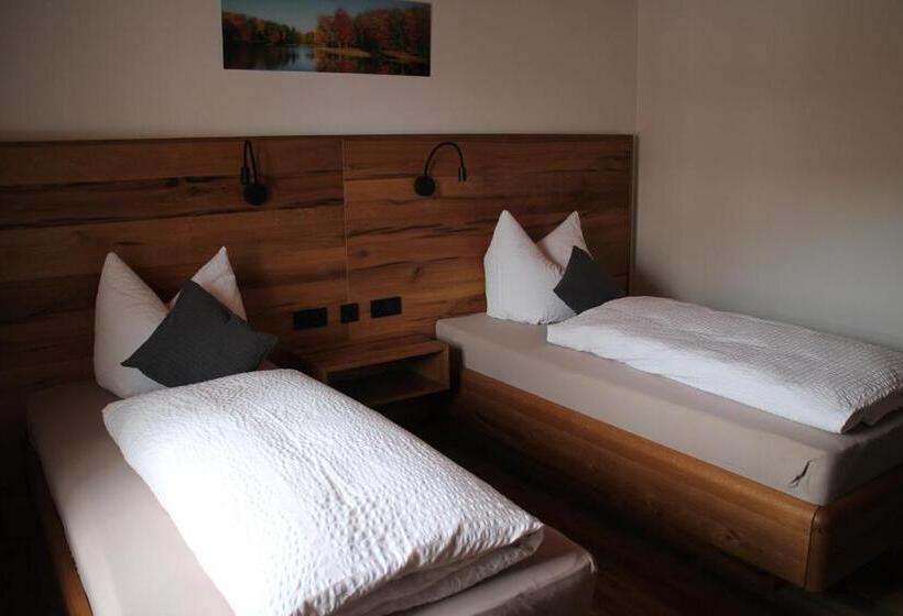 Отель Gasthaus Zum Stausee