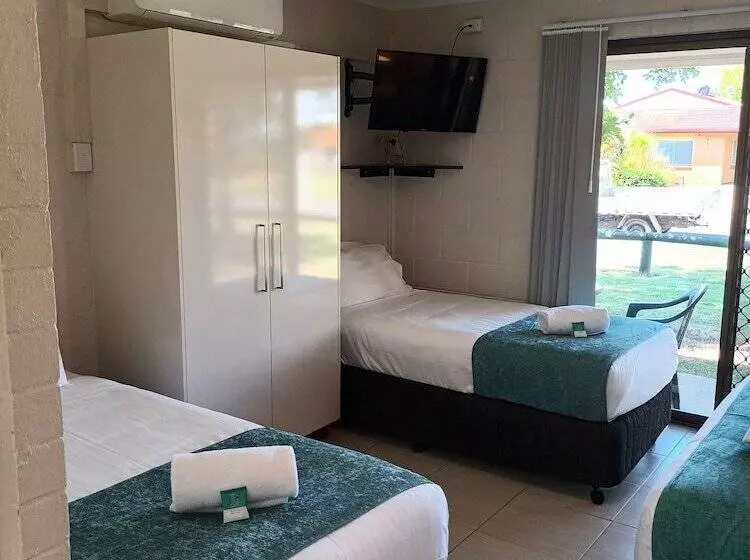 هتل Golden Beach Holiday Park