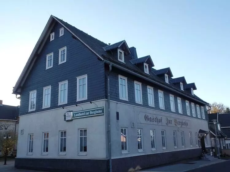 Hotelli Pension Zur Bergbahn