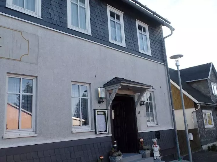 Hotelli Pension Zur Bergbahn