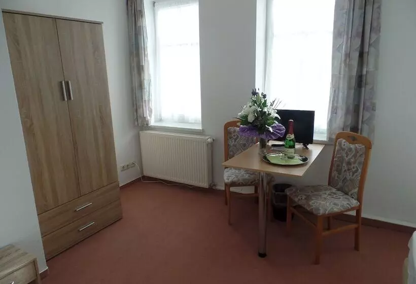 Hotelli Pension Zur Bergbahn