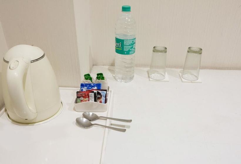 فندق Treebo House Inn