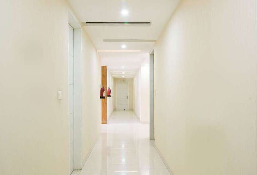 فندق Treebo House Inn