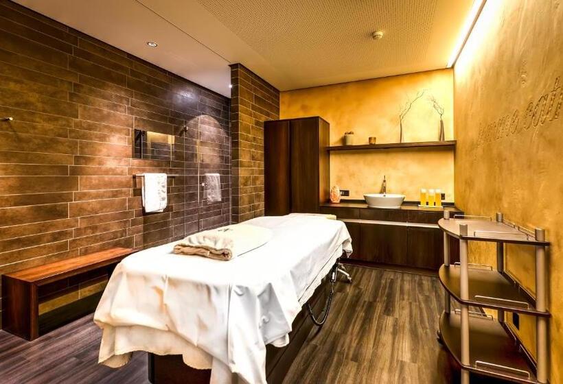 Small Luxury Hotel Wellnesshotel Golfpanorama