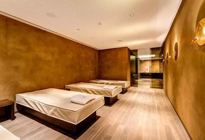 Small Luxury Hotel Wellnesshotel Golfpanorama