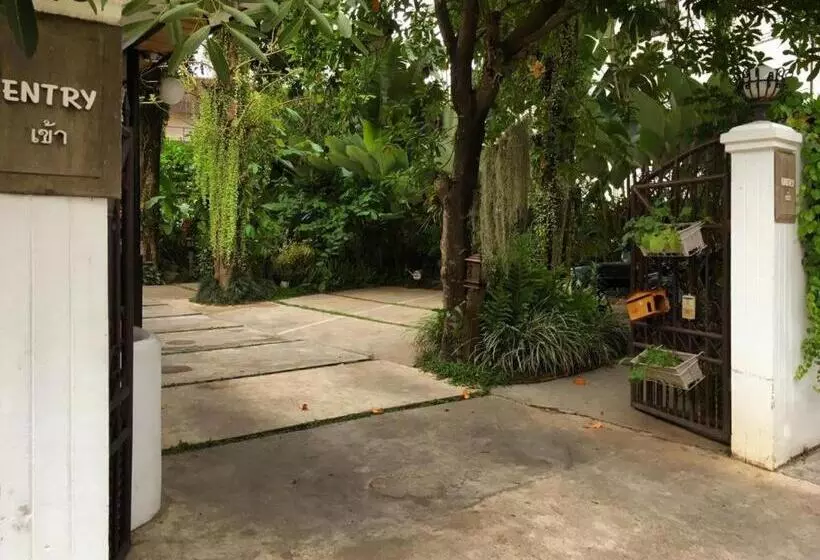 ホテル Baan Norn Plearn