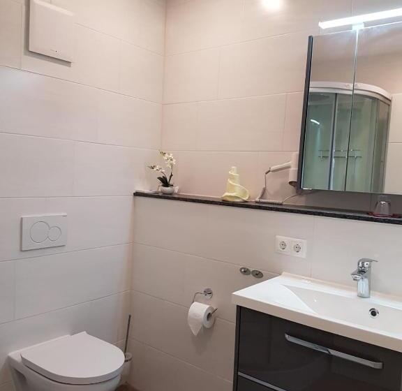 فندق Gästehaus Staudenschloss