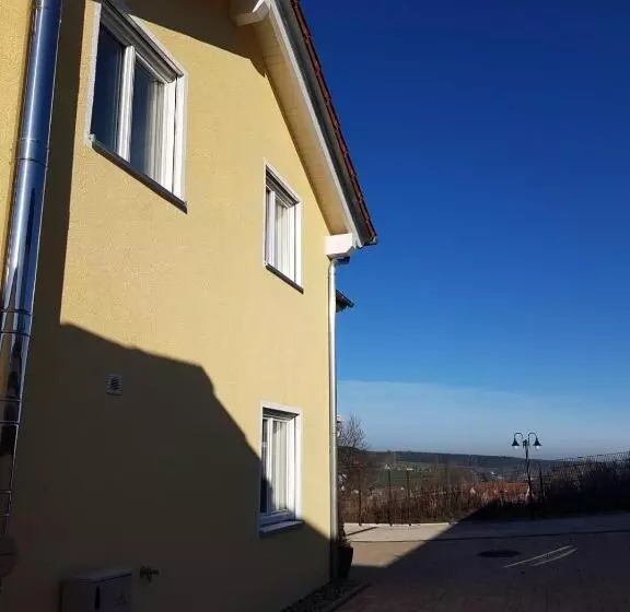 Hotelli Gästehaus Staudenschloss