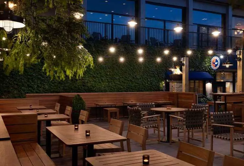 هتل Champlain Burlington, Curio Collection By Hilton