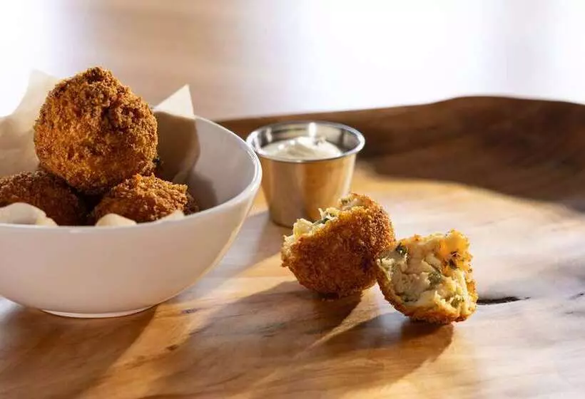 هتل Champlain Burlington, Curio Collection By Hilton