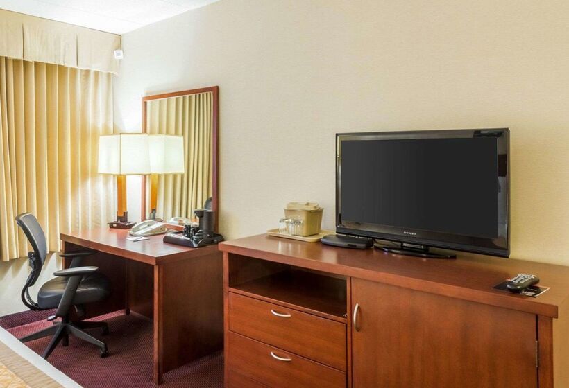 Clarion Hotel Somerset New Brunswick