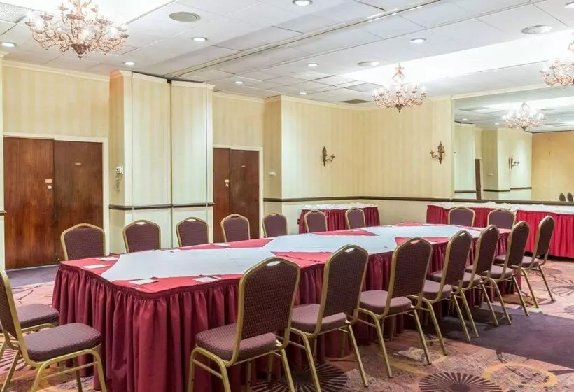 Clarion Hotel Somerset   New Brunswick