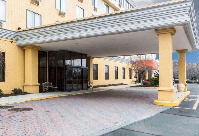 Clarion Hotel Somerset New Brunswick