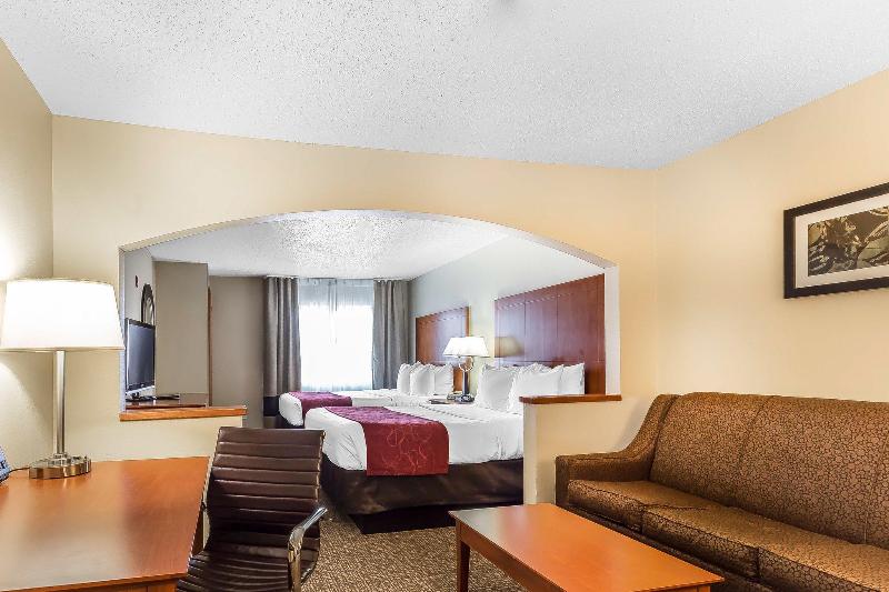 בית מלון כפרי Comfort Suites North Dallas