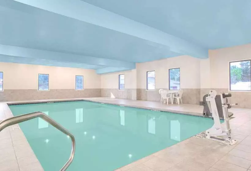 Отель Econo Lodge