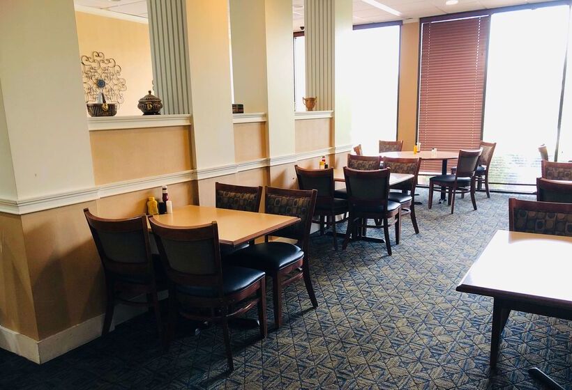 هتل Wyndham Garden Atlanta Airport