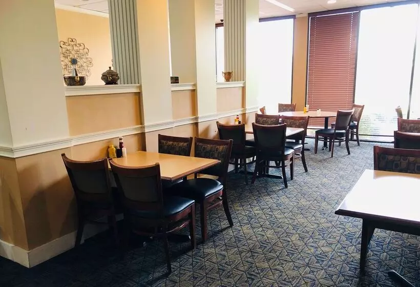 Отель Wyndham Garden Atlanta Airport