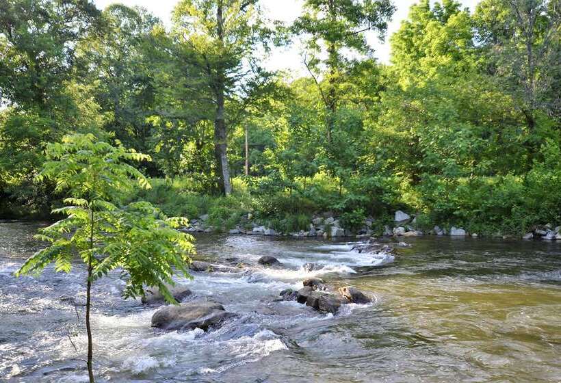 فندق Quality Inn