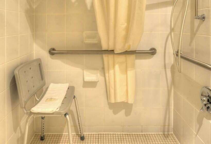 فندق Quality Inn