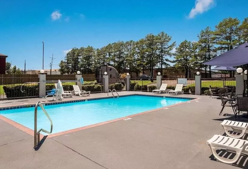 Отель Quality Inn Southaven  Memphis South