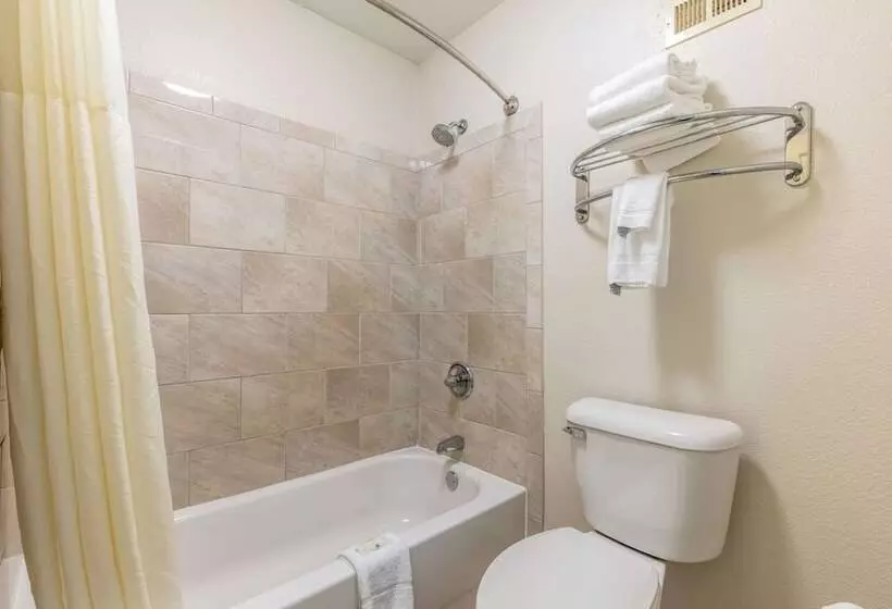 Отель Quality Inn Southaven  Memphis South