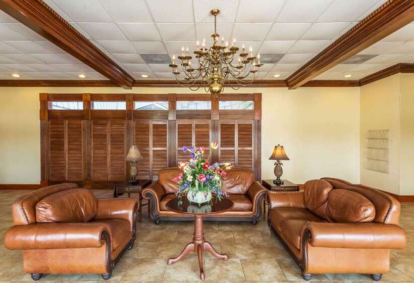 בית מלון כפרי Ramada By Wyndham Houma