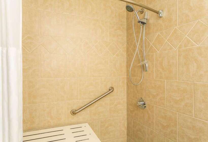 בית מלון כפרי Ramada By Wyndham Houma