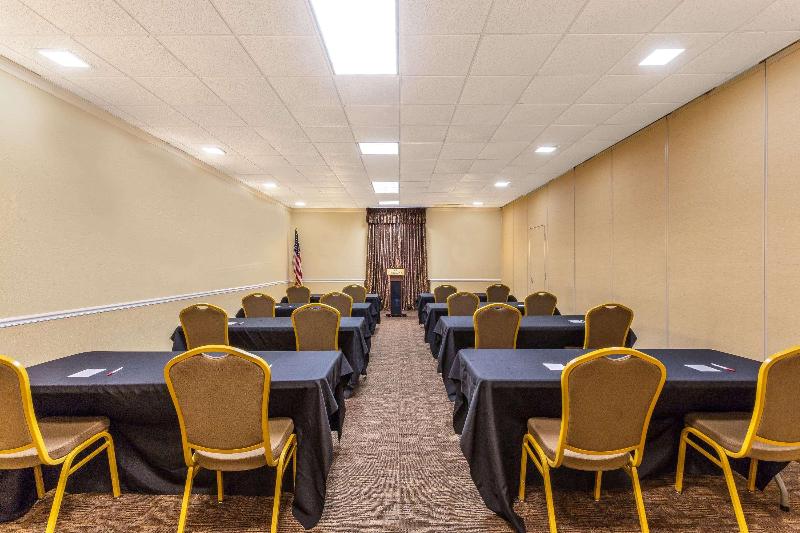 בית מלון כפרי Ramada By Wyndham Houma