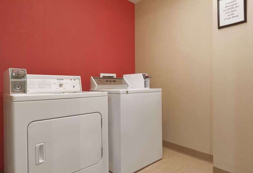 Отель Ramada By Wyndham Raleigh