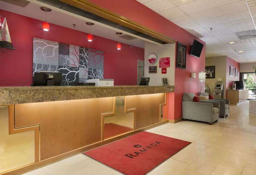 Отель Ramada By Wyndham Raleigh