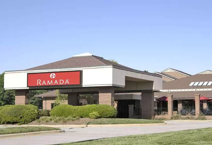 ホテル Ramada By Wyndham Raleigh