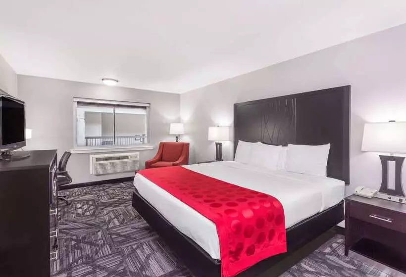 בית מלון כפרי Ramada By Wyndham Tuscaloosa