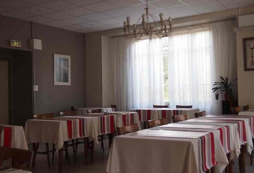 בית מלון כפרי Des Pyrénées