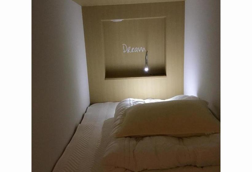 هتل White Hostel Shinsaibashi