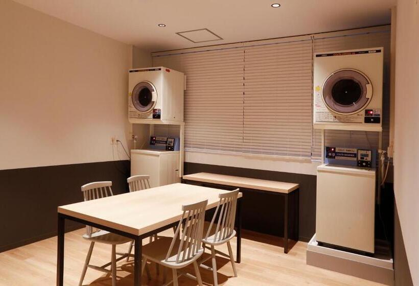 هتل White Hostel Shinsaibashi