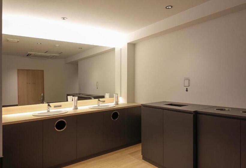 هتل White Hostel Shinsaibashi