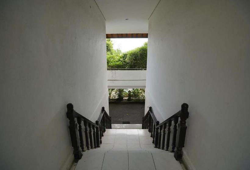 הוסטל Puri Sanur