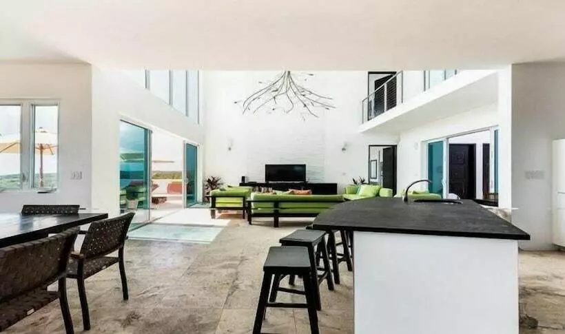 Villa Tequila Sunrise