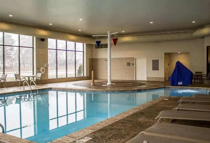 호텔 Comfort Inn & Suites