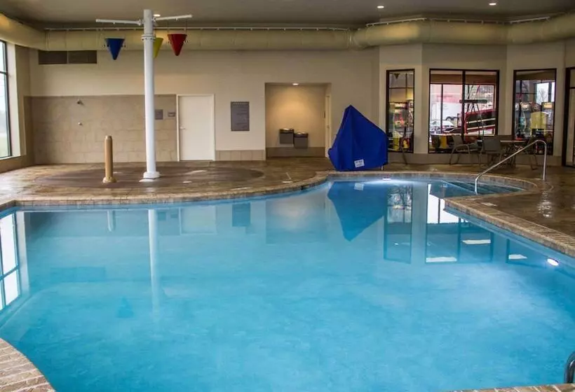 호텔 Comfort Inn & Suites