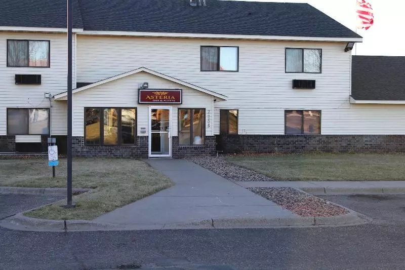 ホテル Coratel Inn And Suites Maple Grove